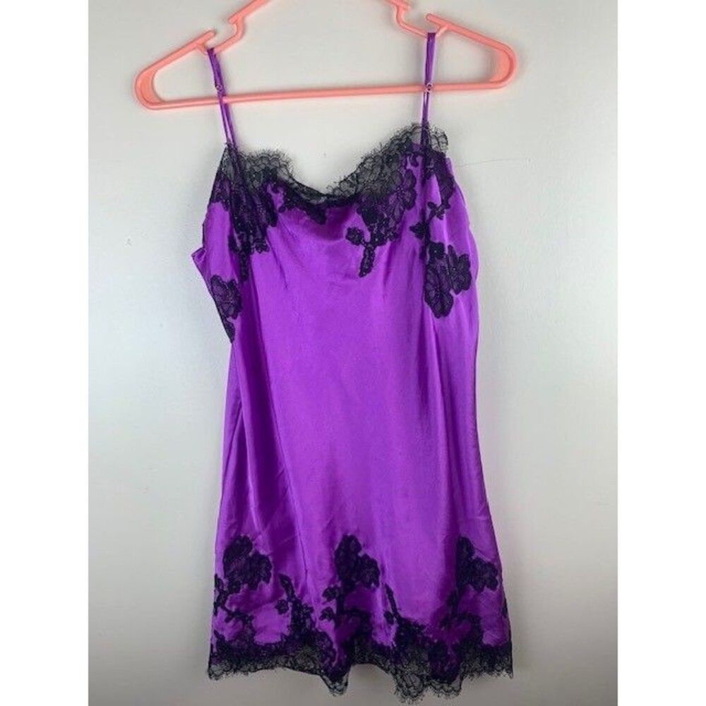 VS Victorias Secret Size M Wmens Chemise Nightgown Purple Black Lace